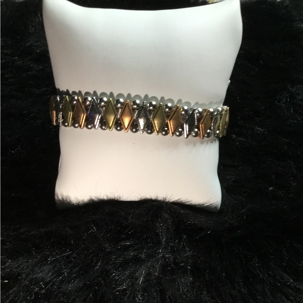 Stretch Abstract Bracelet - Picture 5 of 7